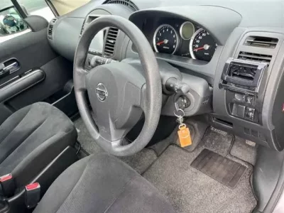 Nissan LAFESTA