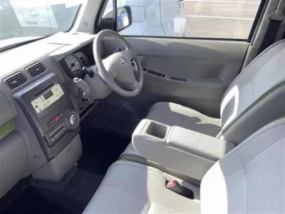 Toyota PIXIS SPACE