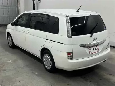 Toyota ISIS