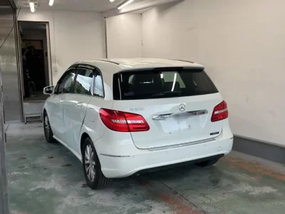 Mercedes-Benz B CLASS