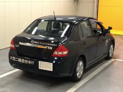 Nissan TIIDA LATIO