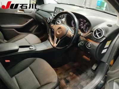 Mercedes-Benz B CLASS