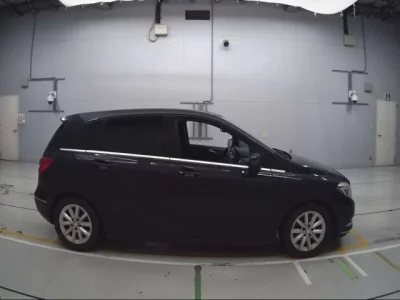 Mercedes-Benz B CLASS