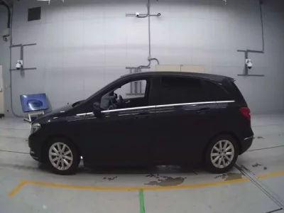 Mercedes-Benz B CLASS