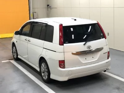 Toyota ISIS