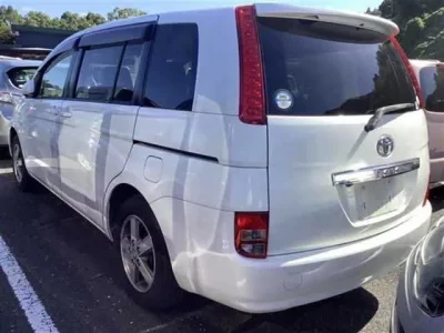 Toyota ISIS