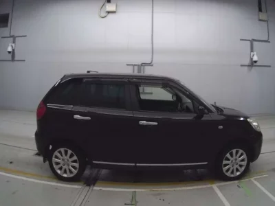 Mazda VERISA