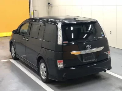 Toyota ISIS