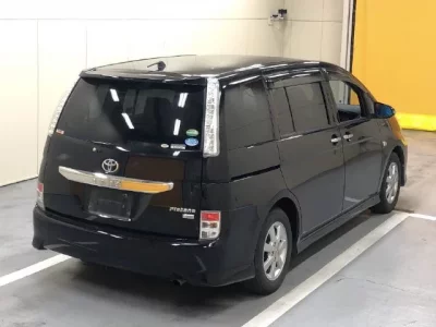 Toyota ISIS