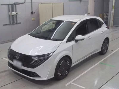 Nissan AURA