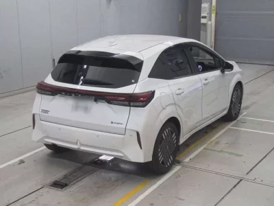 Nissan AURA