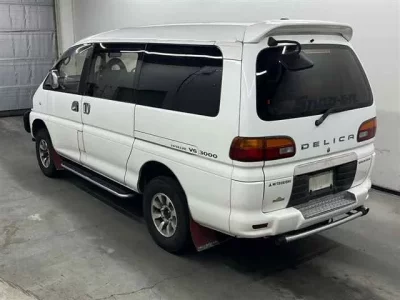 Mitsubishi DELICA