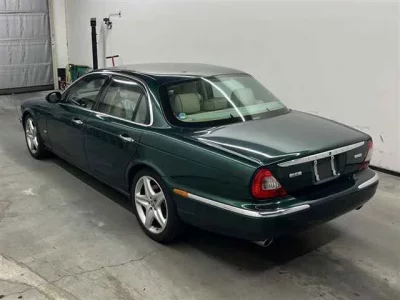 Jaguar XJ SERIES