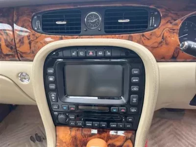 Jaguar XJ SERIES