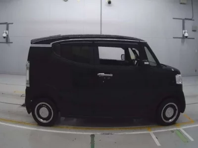 Honda N BOX SLASH