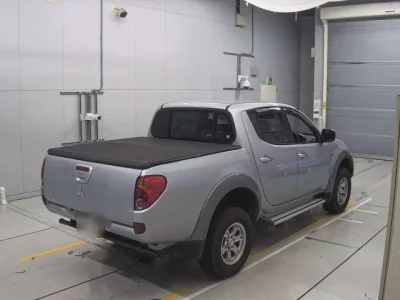 Mitsubishi TRITON