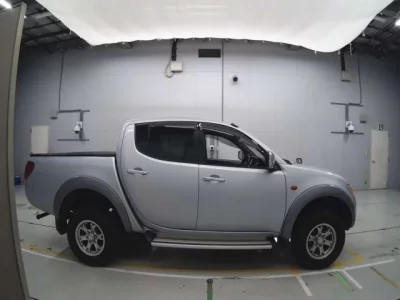 Mitsubishi TRITON