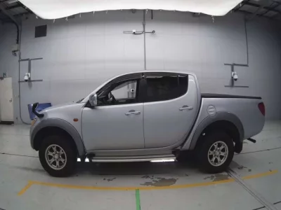 Mitsubishi TRITON