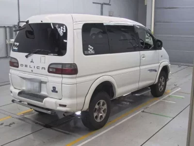 Mitsubishi DELICA