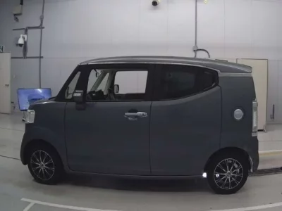 Honda N BOX SLASH