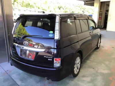 Toyota ISIS