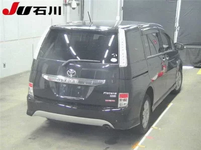 Toyota ISIS