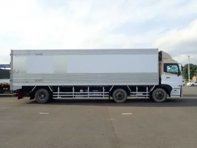 Nissan QUON