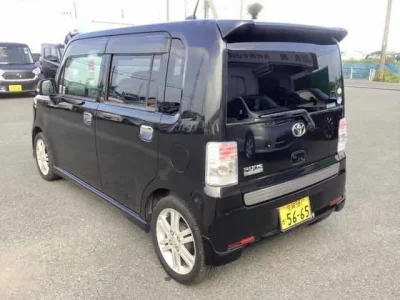 Toyota PIXIS SPACE