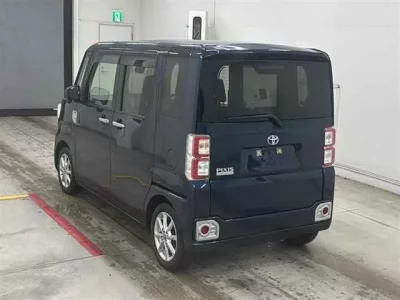 Toyota PIXIS MEGA