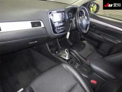 Mitsubishi OUTLANDER PHEV