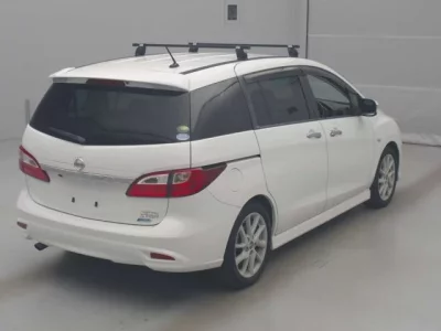 Nissan LAFESTA