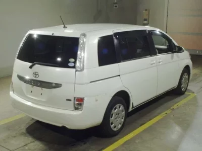 Toyota ISIS