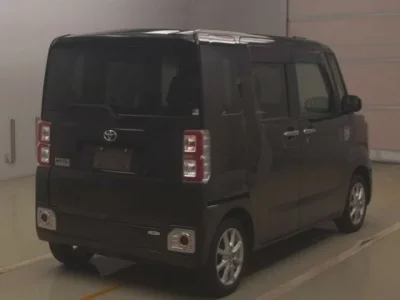 Toyota PIXIS MEGA