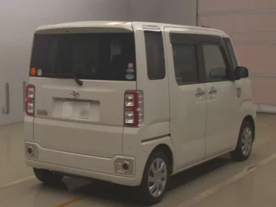 Toyota PIXIS MEGA
