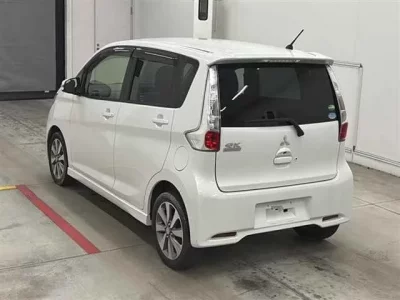 Mitsubishi EK CUSTOM