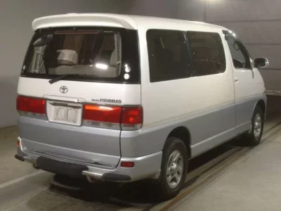 Toyota HIACE REGIUS