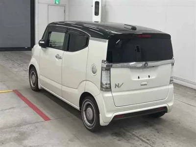 Honda N BOX SLASH
