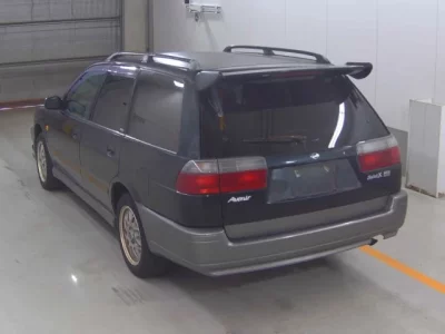 Nissan AVENIR WAGON