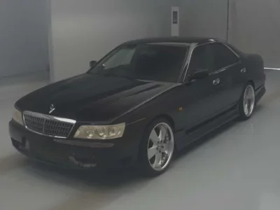 Nissan LAUREL