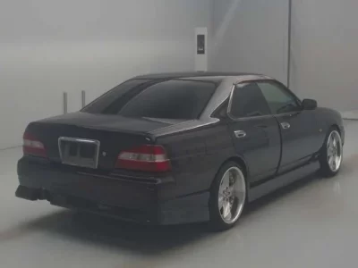 Nissan LAUREL