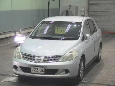 Nissan TIIDA LATIO