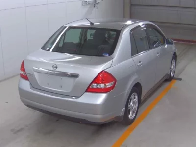 Nissan TIIDA LATIO