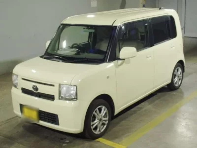Toyota PIXIS SPACE