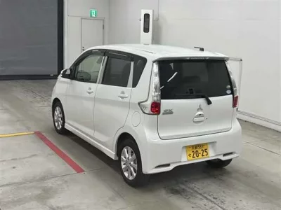 Mitsubishi EK CUSTOM