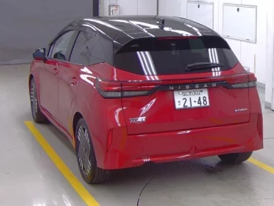 Nissan AURA