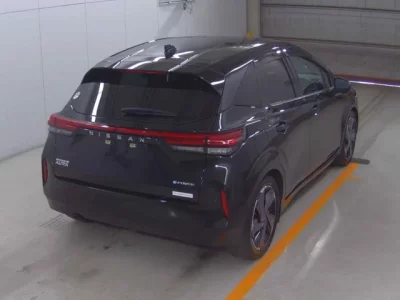 Nissan AURA