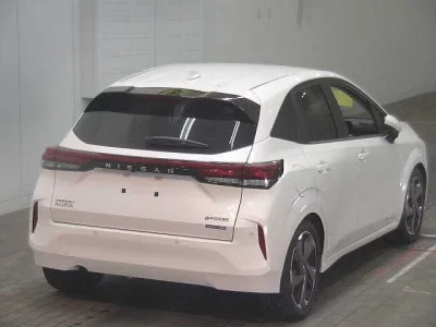 Nissan AURA