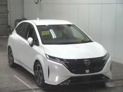 Nissan AURA