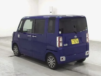 Toyota PIXIS MEGA
