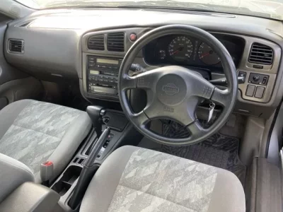 Nissan AVENIR WAGON